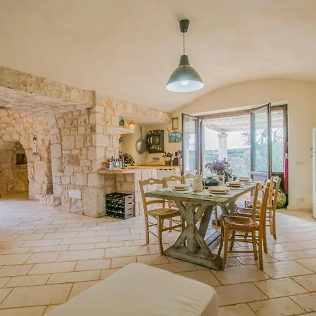 Awesome In -br- With Kitchen Holiday home